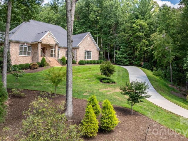 2752 Brittany Drive