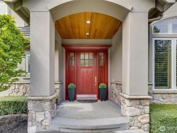 2753 th Lane NE