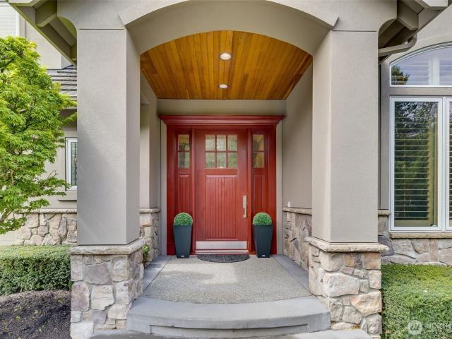 2753 th Lane NE