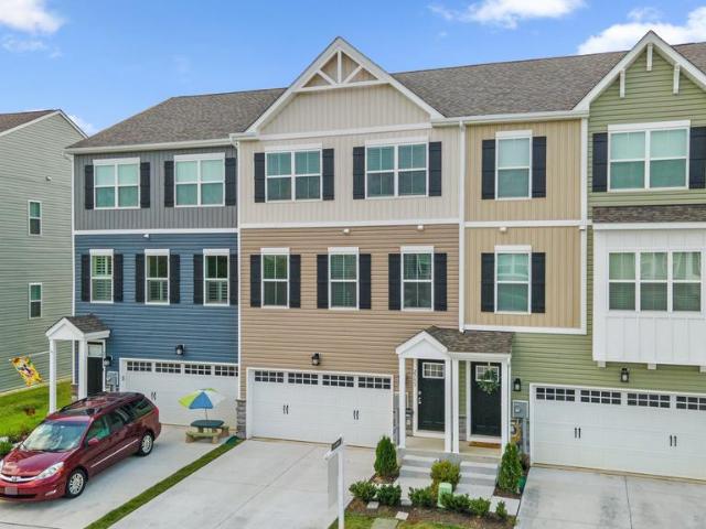 2753 Town View Circle