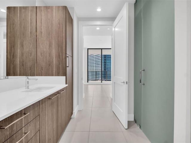 275 1st Ave S, Unit 2807, St. Petersburg, FL 33701 | MLS #TB8469