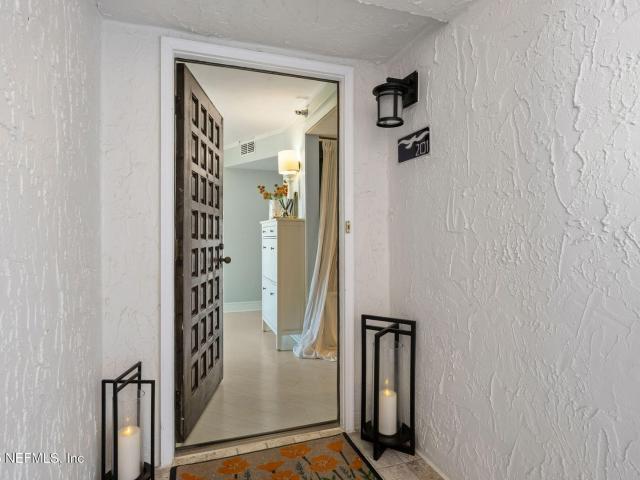 275 1st St S APT 201, Jacksonville Beach, FL