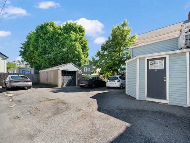 275 Carpenter Street