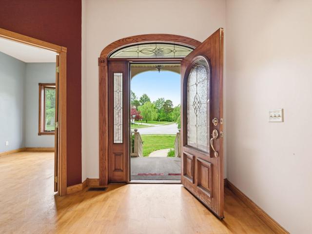 275 Creekside Court