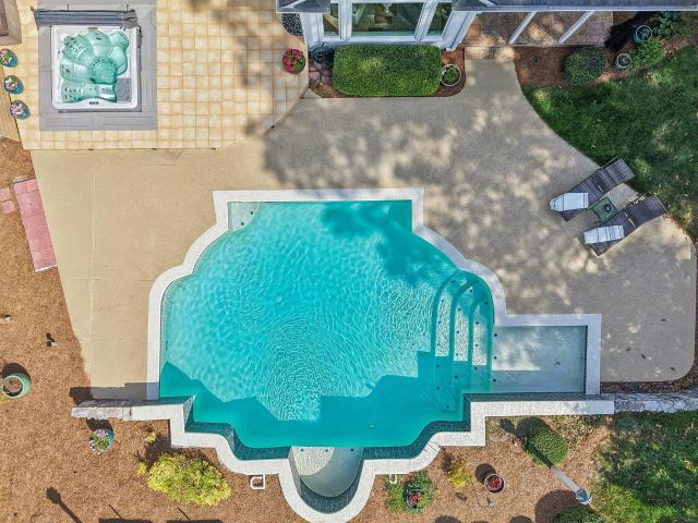 275 Hogans Valley Way