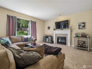 27661 Mcintosh Loop NE