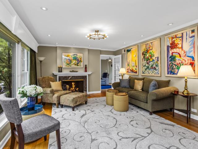 2761 Lincolnwood Drive