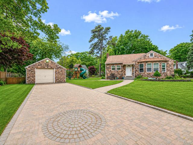 276 Dogwood Road W