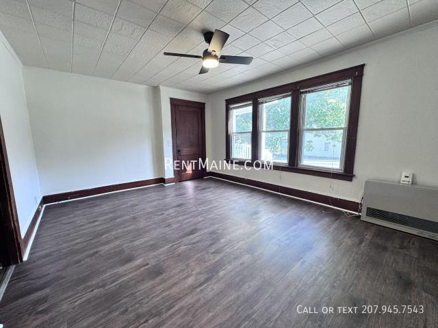 276 Main St. Apt 2 beds, 1 full bath