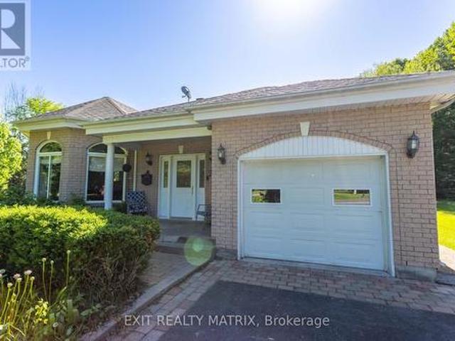 2779 Maplewood Drive, Champlain, ON, K6A 2R2 house for sale | Listing ID X13236 | Royal LePage