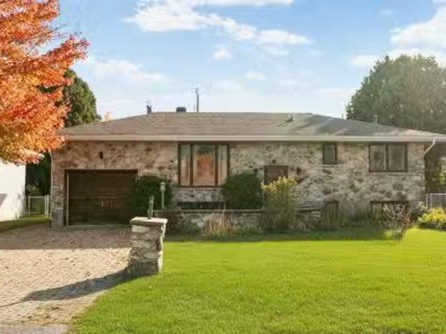 277 Rue Massey, Châteauguay, QC, J6J 3P2 house for sale Lis.