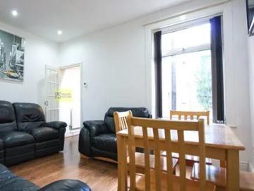 277 Warwards Lane, Stirchley, B29 7QR, United Kingdom | 5 bed townhouse for rent #126662187 | Rentberry