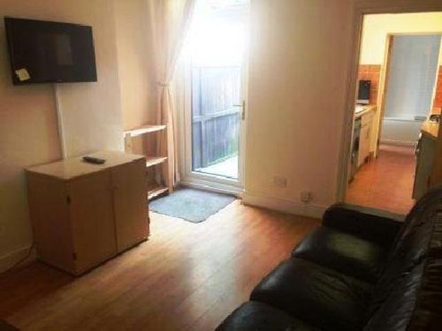 277 Warwards Lane, Stirchley, B29 7QR, United Kingdom | Room for rent #134705793 | Rentberry