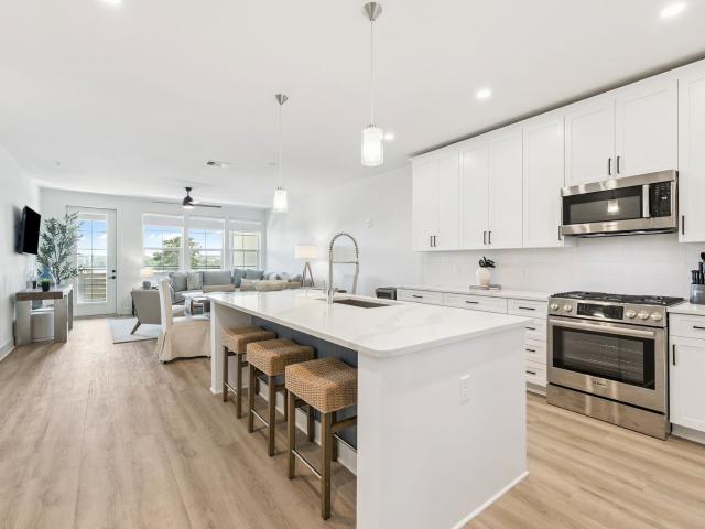277 The Grove Drive North 334, Miramar Beach, US, FL