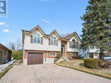 Wellington, Ontario - Garden, Fireplace