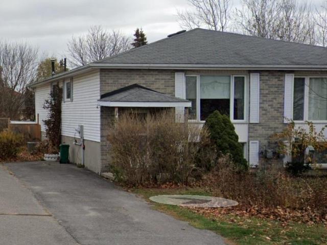 278 Owens Crescent 3 bed, 1 bath | 278 Owens Crescent