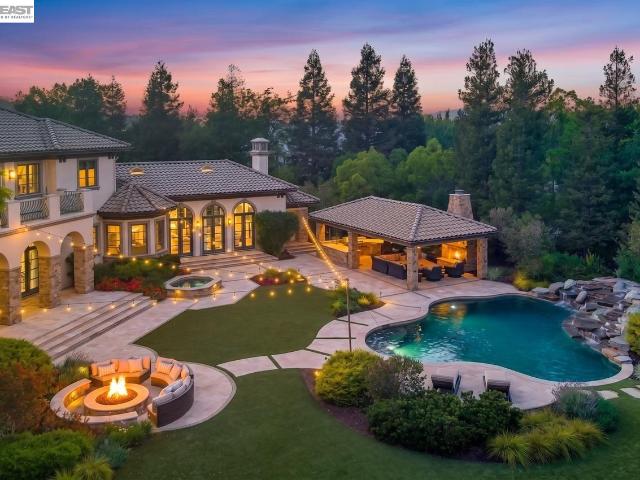 2794 W Ruby Hill Dr