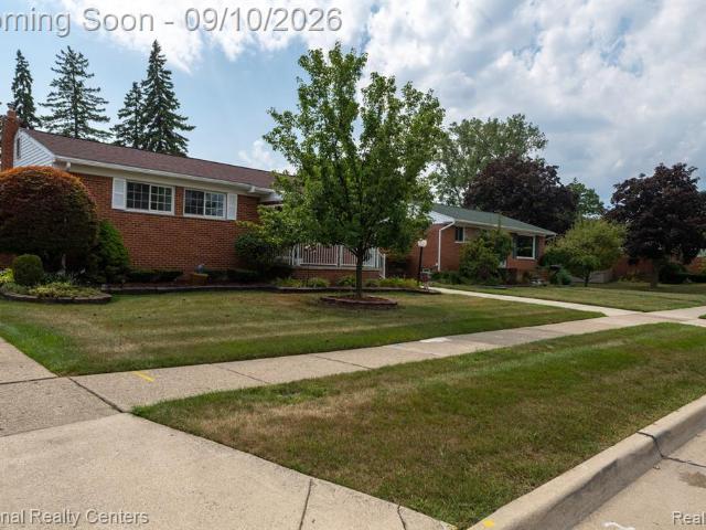 27923 Maplewood Street