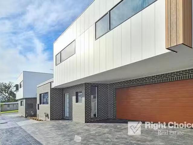2/79 Barton Street, Oak Flats, NSW 2529