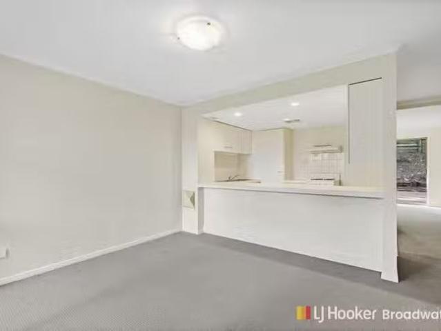 2/79 Government Road, Labrador, QLD 4215