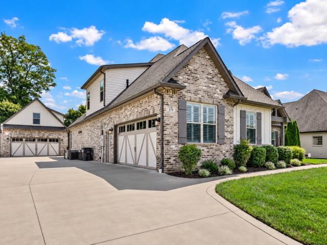 279 Harrowgate Dr