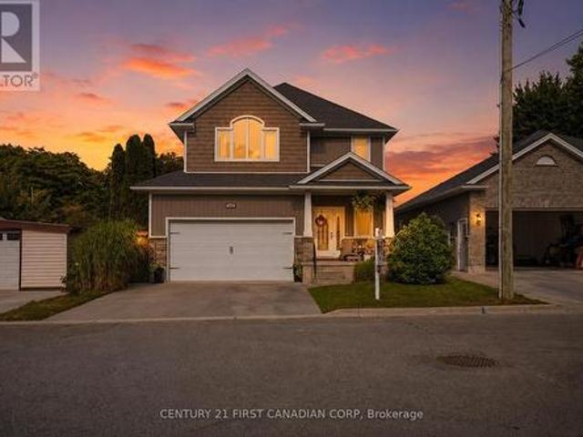 279 Oak Street, Lucan Biddulph Lucan, ON, N0M 2J0 house for sale | Listing ID X13565 | Royal LePage