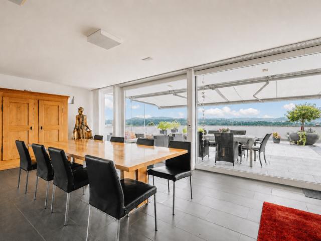 279 m² Wohnen unverbaubarem Panorama modernes 7½ Zimmer Terrassenhaus in Möriken