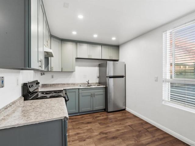 279 moss st 322