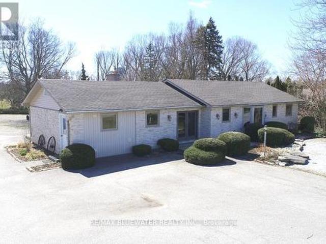 279 Main Street, Lambton Shores Thedford, ON, N0M 2N0 house for sale | Listing ID X12947 | Royal LePage