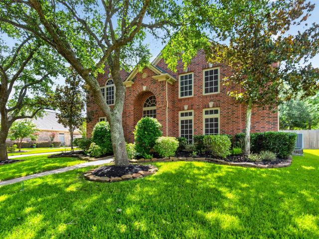 2804 Harvest Hill Drive