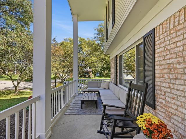 2805 Lakehurst Lane