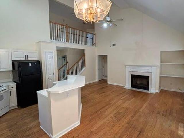 2805 Parliament Circle