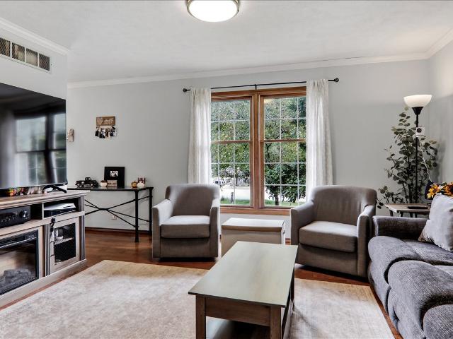 2805 Rocksbury Drive