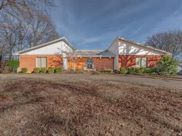 2806 HARRISBURG RD, JONESBORO, AR 72401