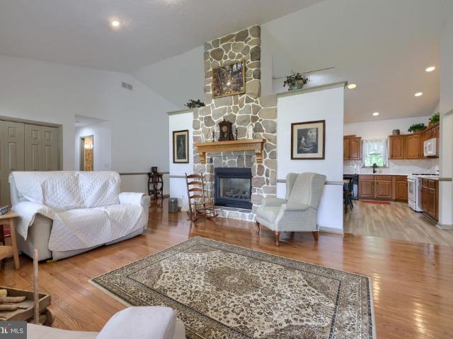 2806 Sherwood Lane