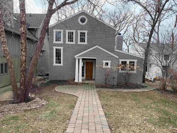 2807 Lakeshore Drive