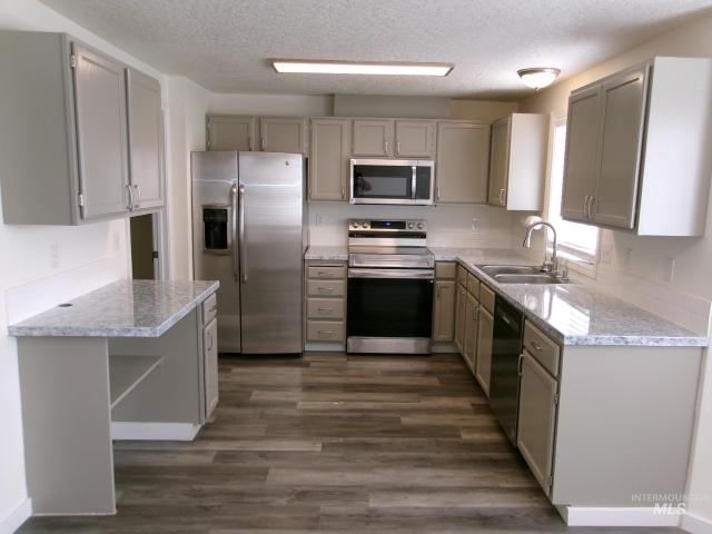 2807 Laurel Way