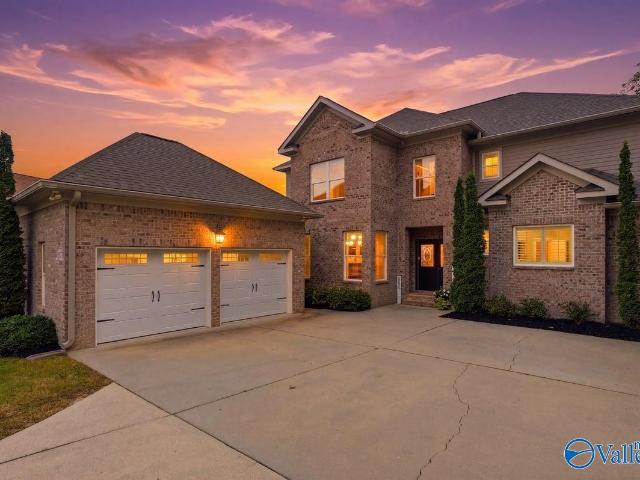 2807 Talon Circle