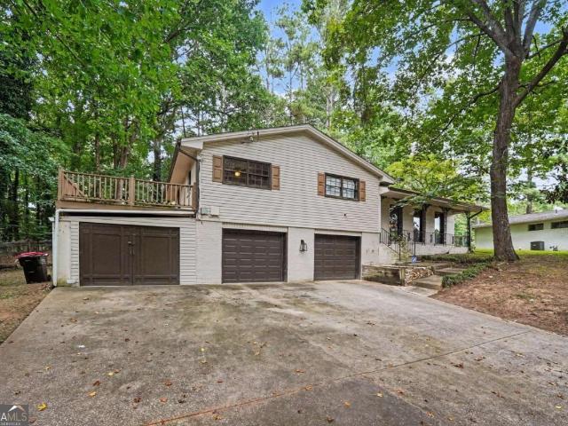2807 Whisper Way