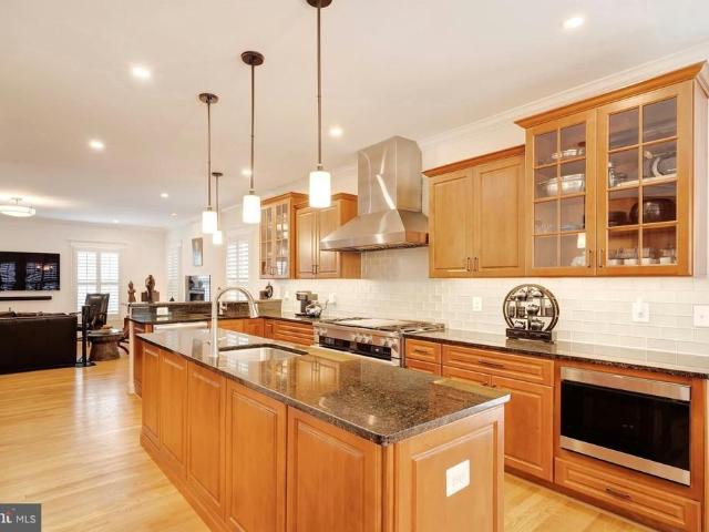 2807 1st road n, arlington, us, va
