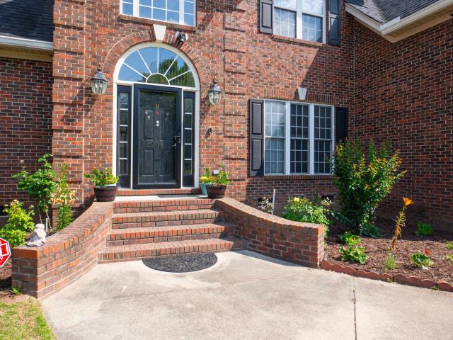 2808 Hermitage Ln