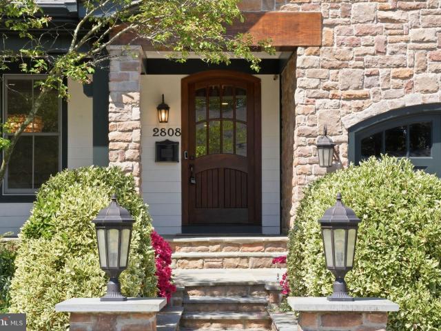 2808 John Marshall Dr, Arlington, VA 22207 | MLS #VAAR2072