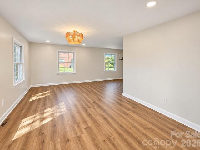 2808 28th Street NE