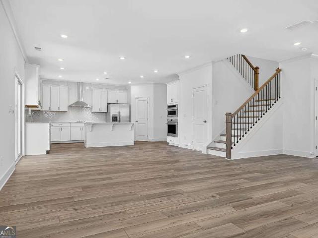 2800 Willow Creek Drive