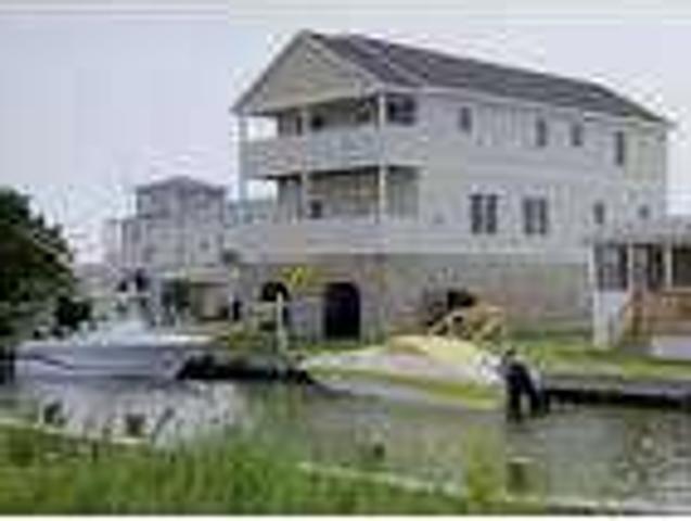 $2800 / 5br 2800ftÂ² 5 Bedroom on the Bay With Dock!