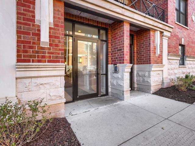 2801 N Oakley Avenue # 206