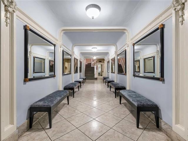 2801 St Charles Avenue # 106g