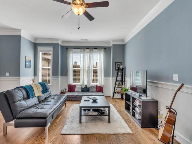 2802 Morrison Street 206