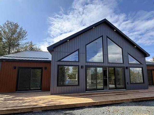 280 423 Nature Drive, East Uniacke, NS, B0N 1Z0 house for sale | Listing ID 202604 | Royal LePage