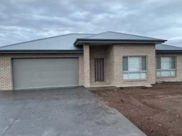2/80 Evesham Circuit, Tamworth Townhouse for rent Listed by T.